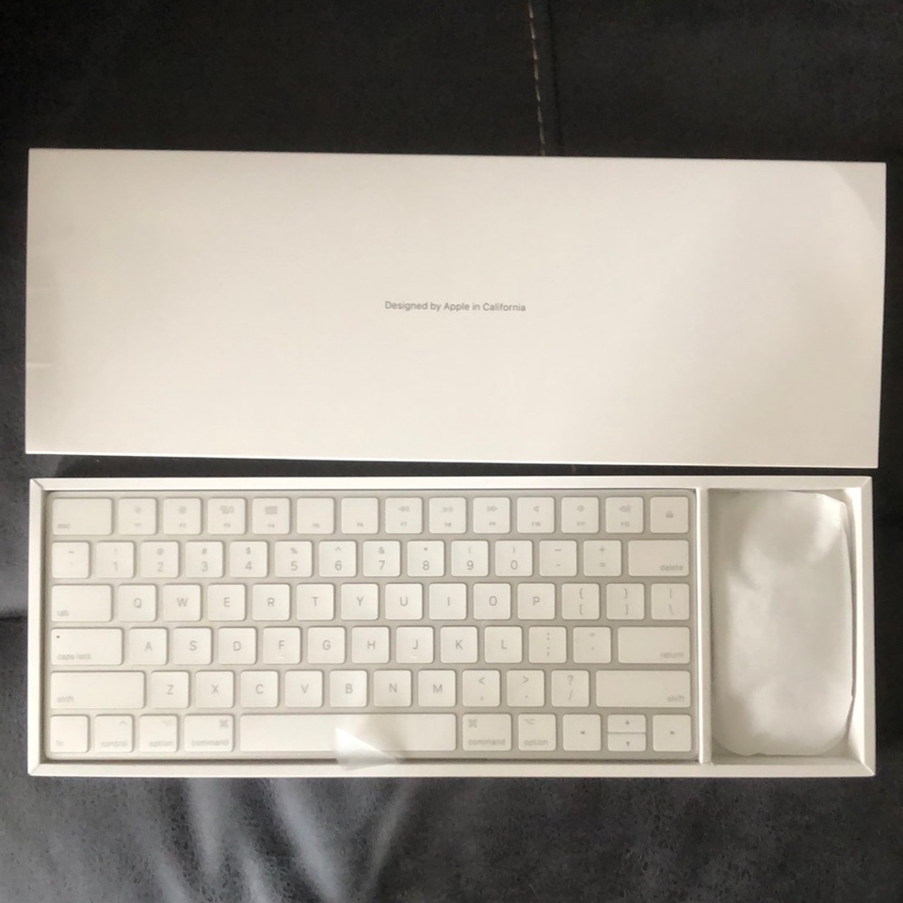 Apple Magic Keyboard & Magic Mouse